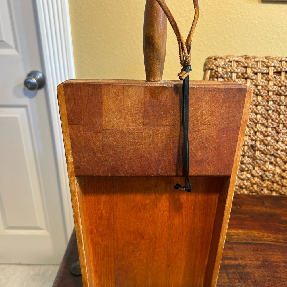 Brandenfels Wooden Cutting Board with Handle